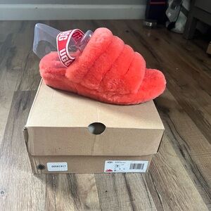 Brand new never worn UGG fluffy yeah slides